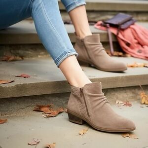 Earth Origins Collette Cheryl Suede Ruched Ankle Boot in Taupe Size 11